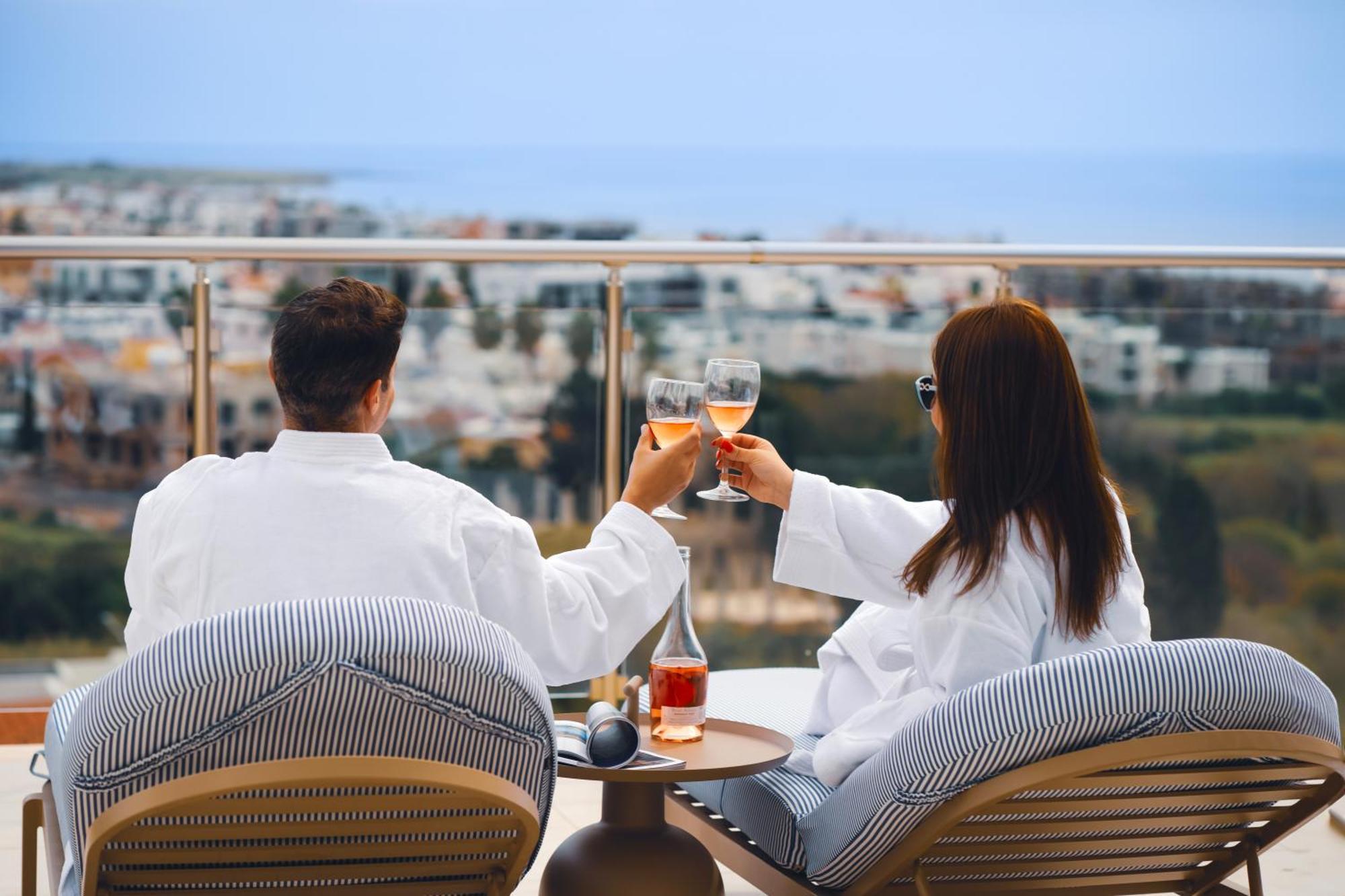 Wellclub - Wellness Family Experience - Seaview Hotel Pafos Exterior foto