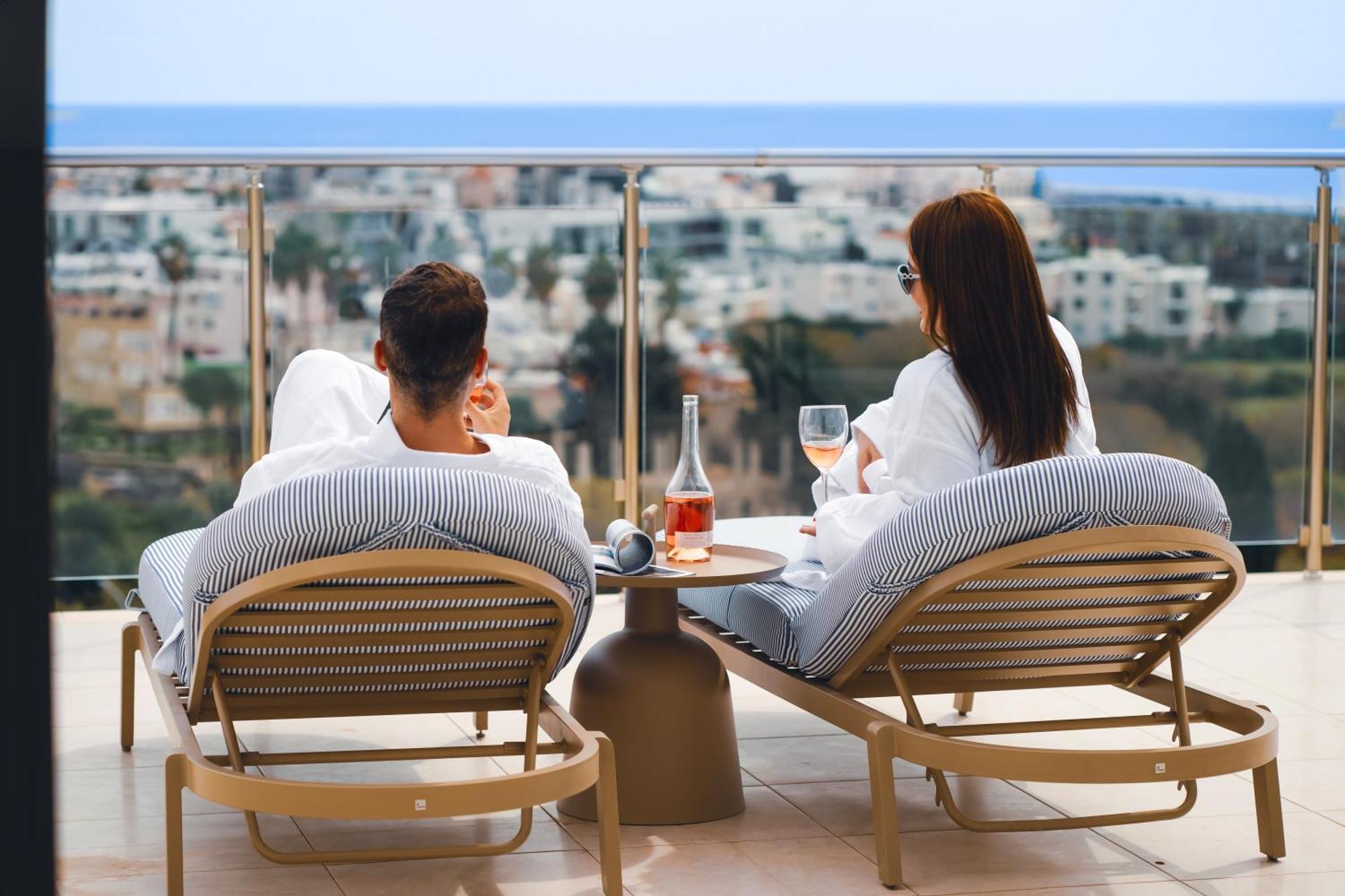 Wellclub - Wellness Family Experience - Seaview Hotel Pafos Exterior foto
