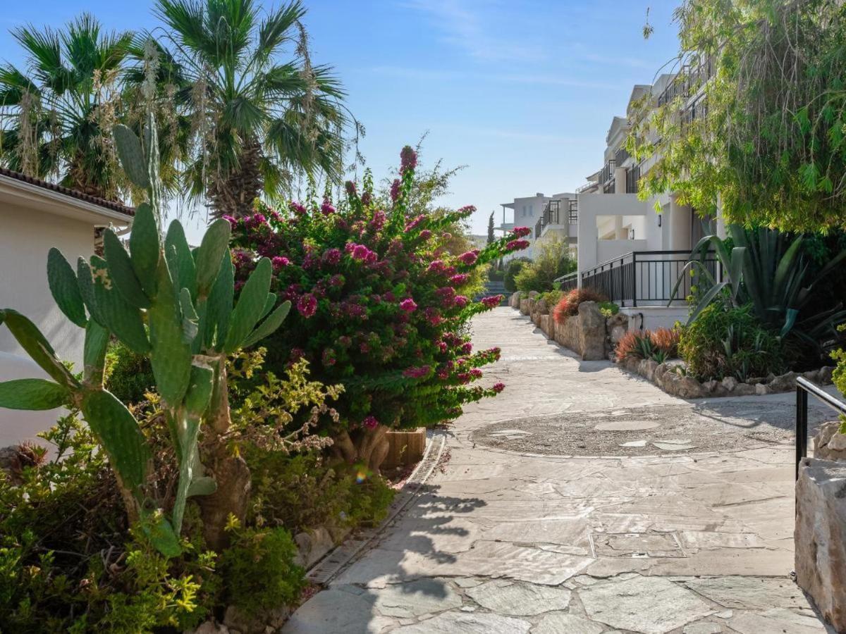 Wellclub - Wellness Family Experience - Seaview Hotel Pafos Exterior foto