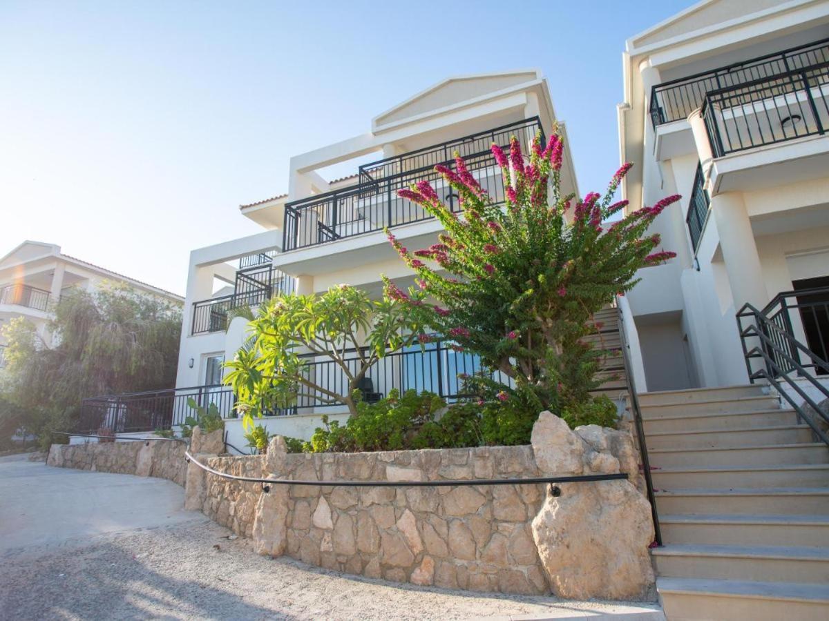 Wellclub - Wellness Family Experience - Seaview Hotel Pafos Exterior foto