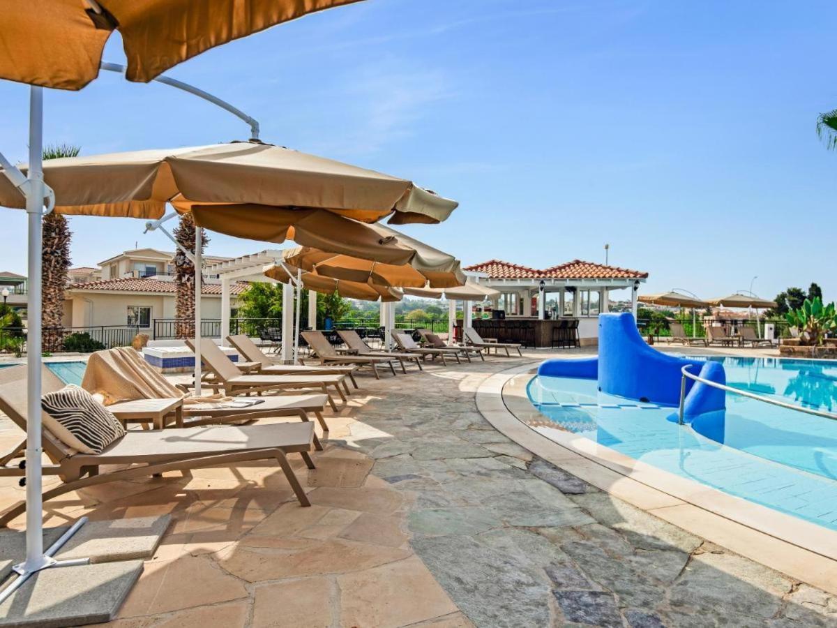 Wellclub - Wellness Family Experience - Seaview Hotel Pafos Exterior foto