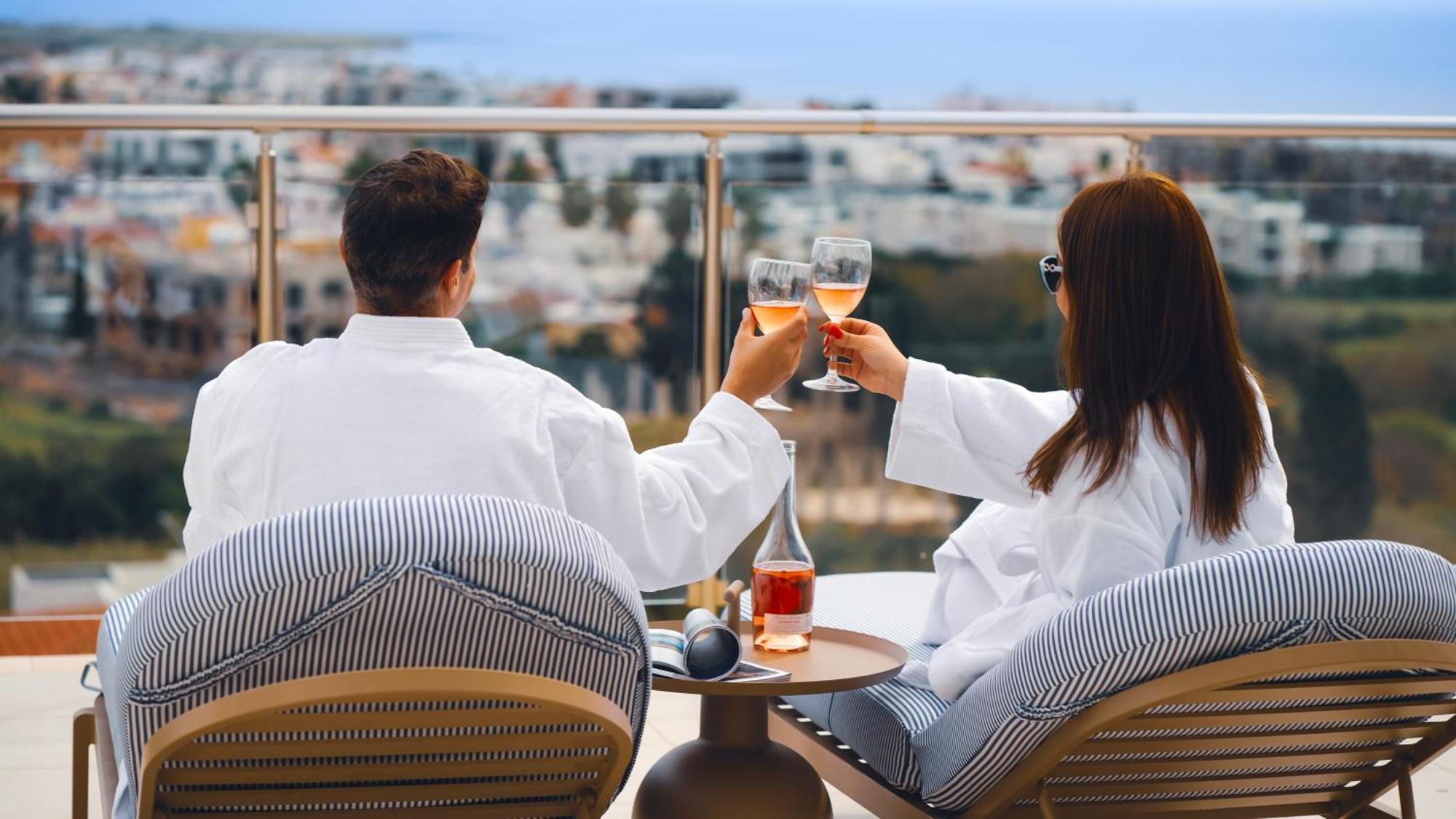 Wellclub - Wellness Family Experience - Seaview Hotel Pafos Exterior foto